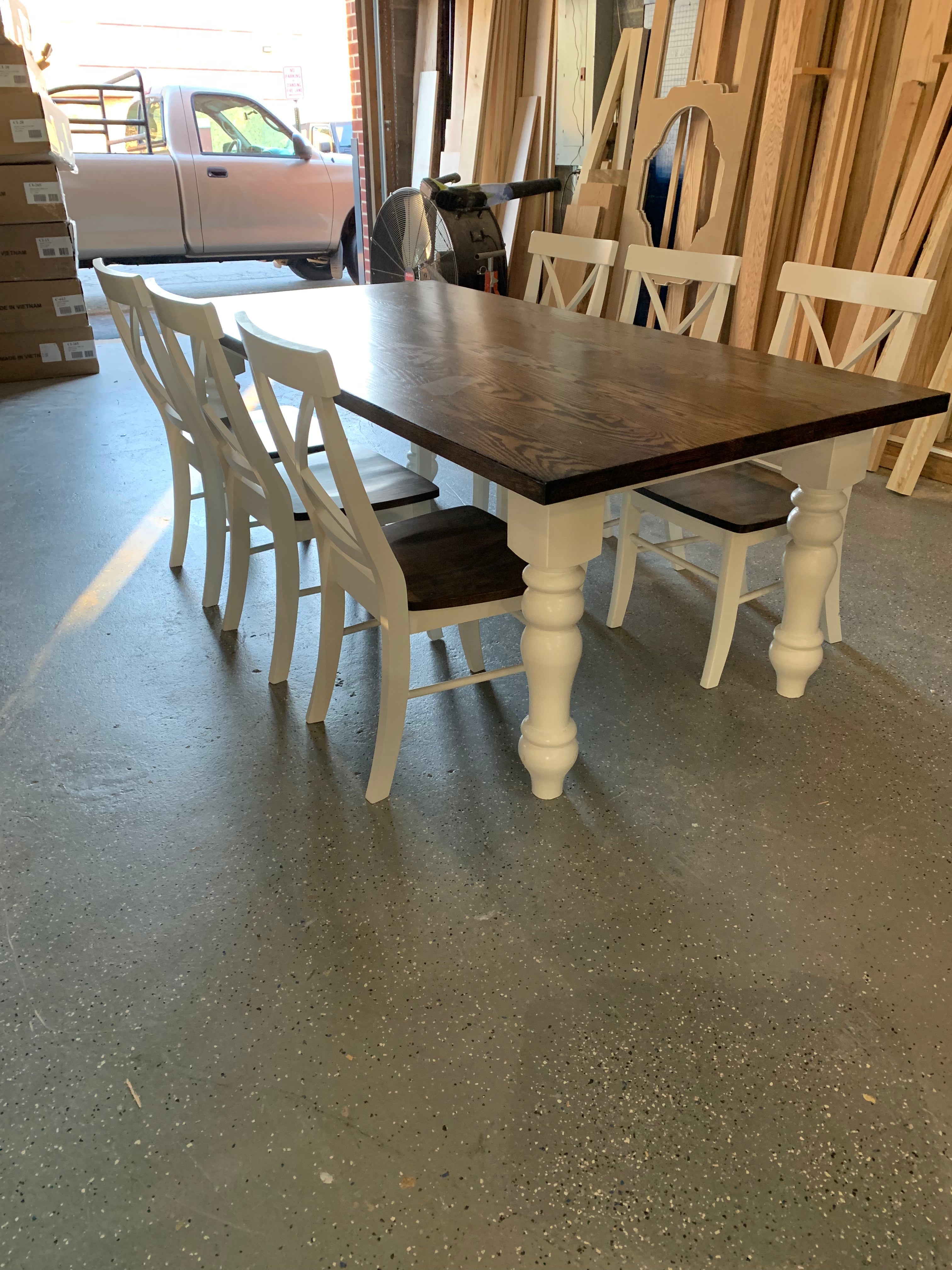 The Honas Farm Table