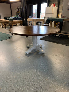 The Knox Round Table