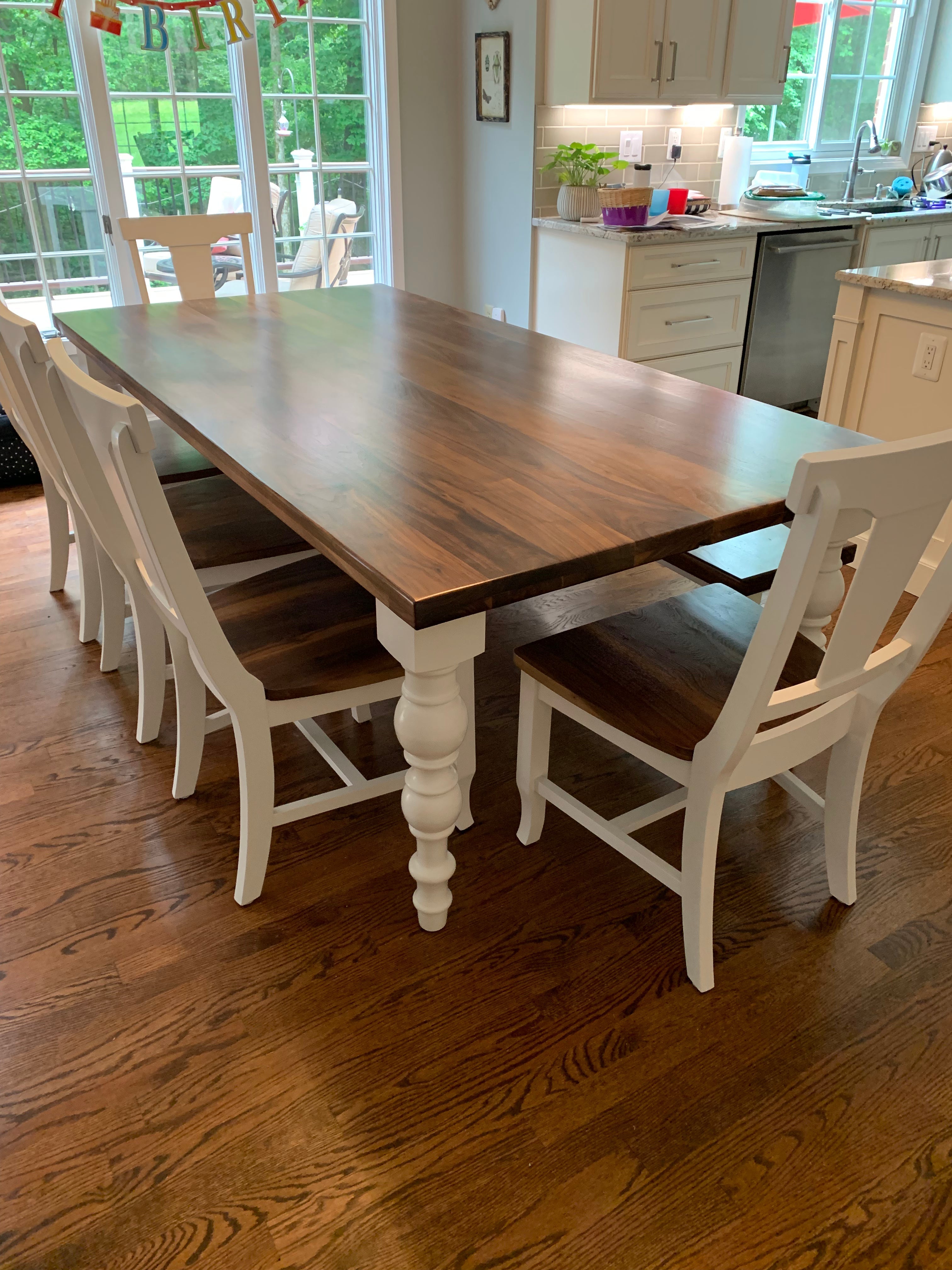 The Virginian Farm Table